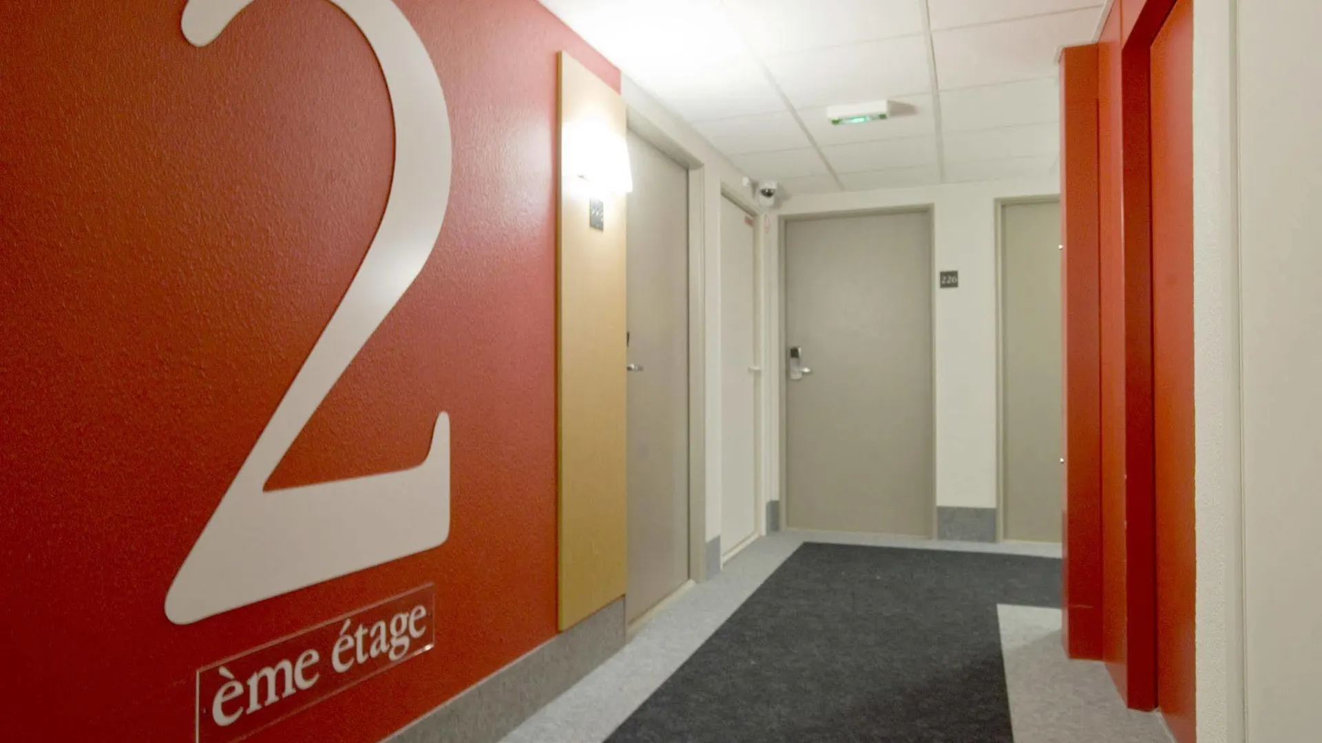 B&B Hotel Frejus Puget-Sur-Argens 2*,