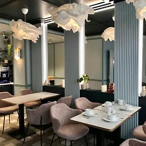 *** Hotel Amadeus Francia