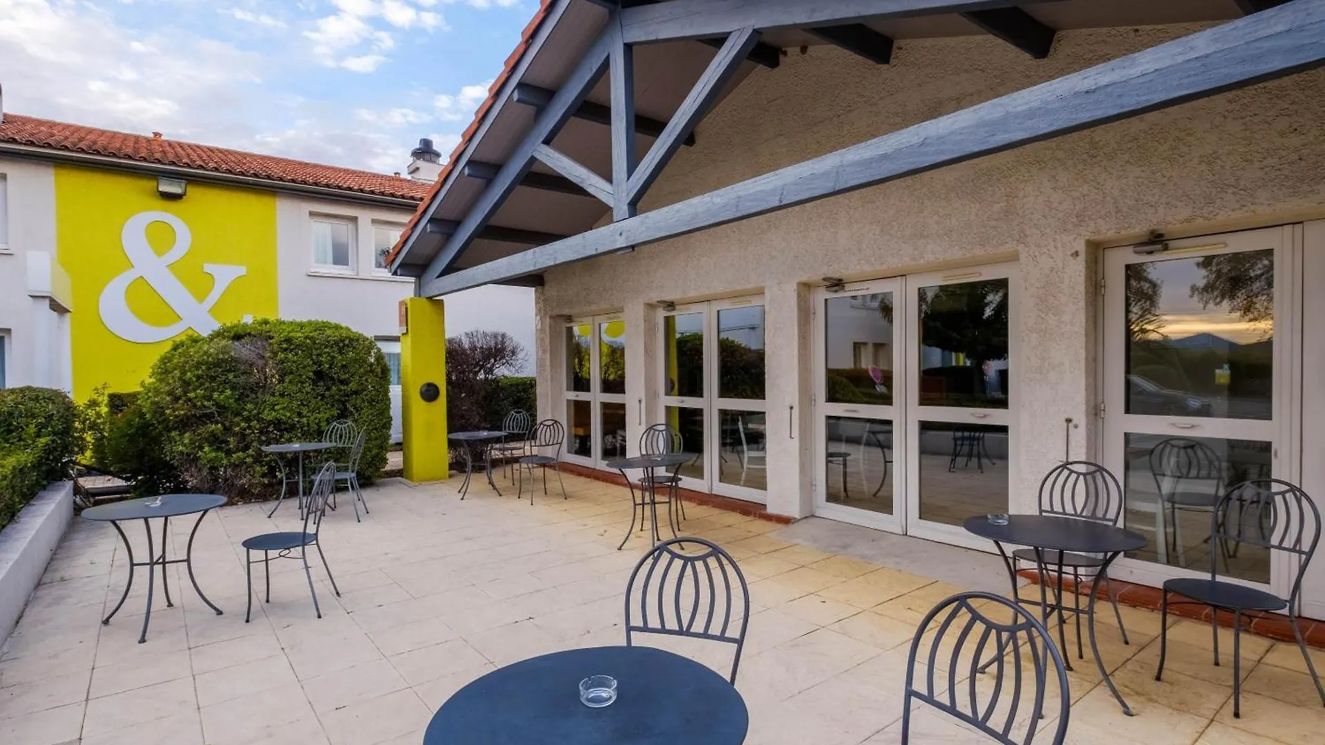 B&B Hotel Frejus Puget-Sur-Argens 2*,