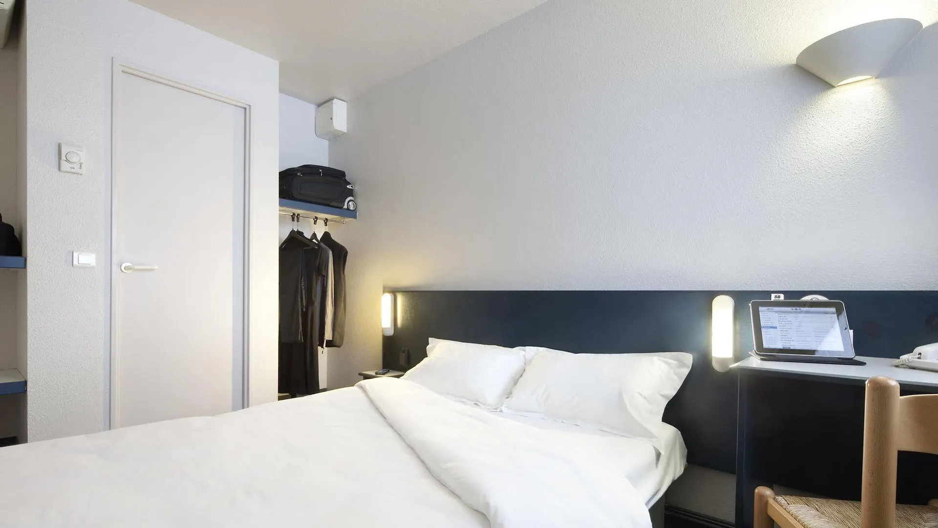**  B&B Hotel Frejus Puget-Sur-Argens Francja